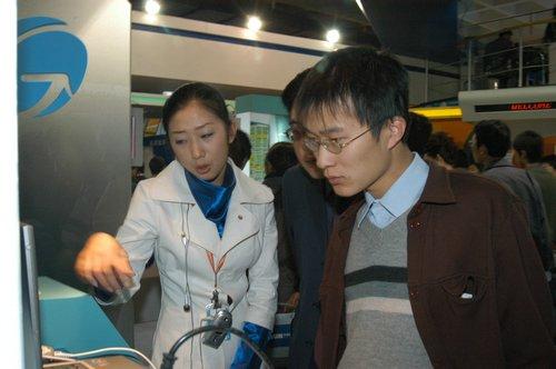 从展台纵览到消费选择 中国移动通信设备销售的转型与机遇
